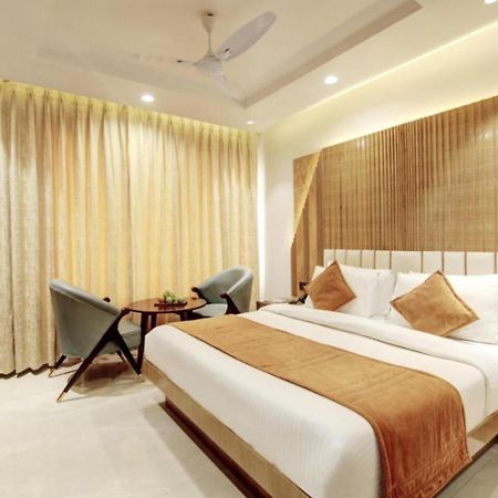 Hotel Platinum With Free Pickup-Delhi Airport New Delhi Bagian luar foto