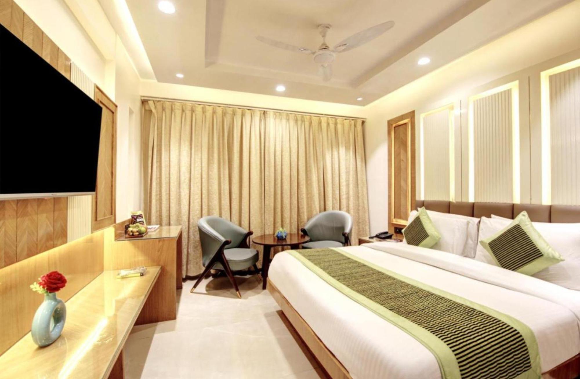 Hotel Platinum With Free Pickup-Delhi Airport New Delhi Bagian luar foto