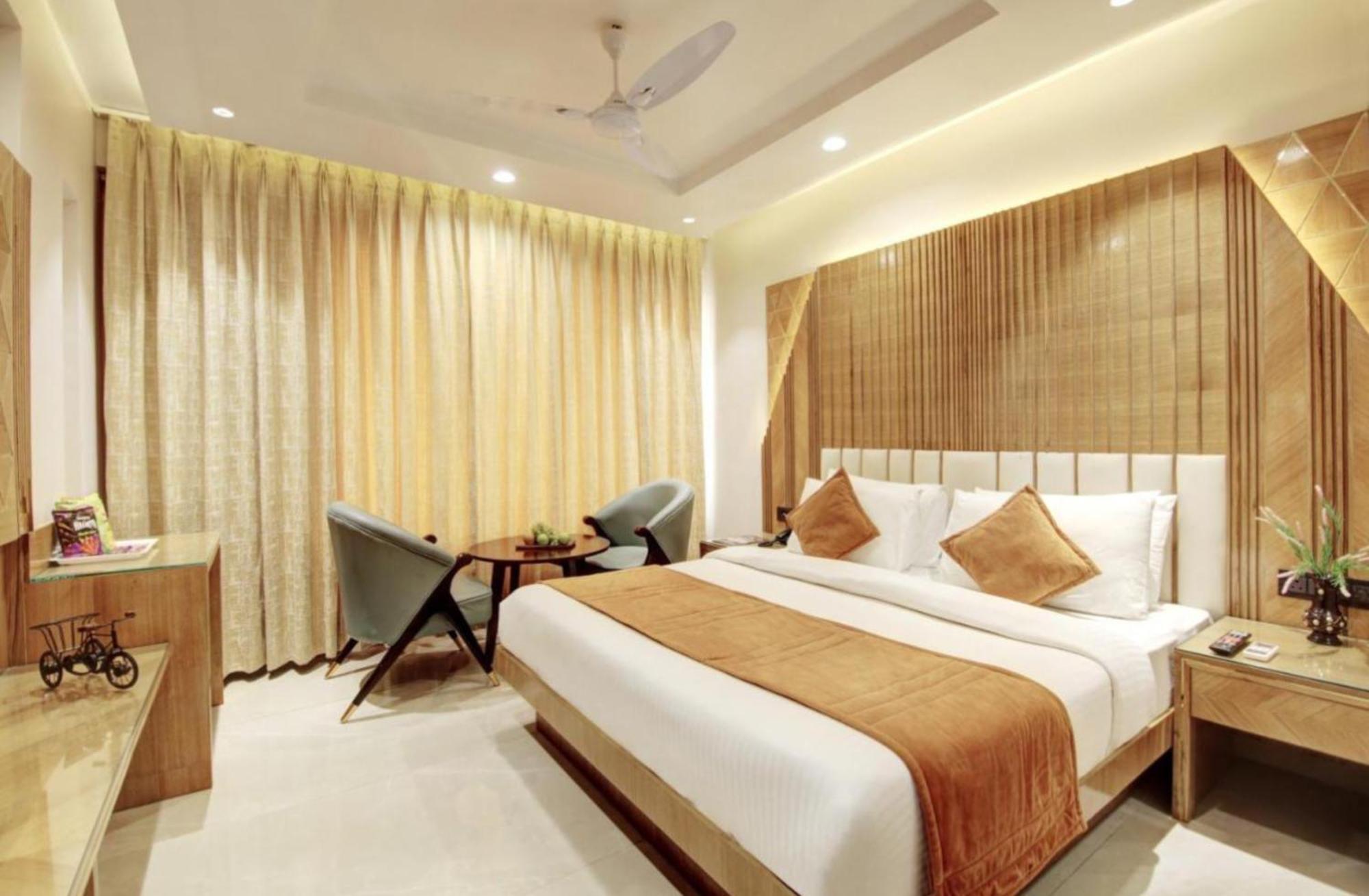 Hotel Platinum With Free Pickup-Delhi Airport New Delhi Bagian luar foto