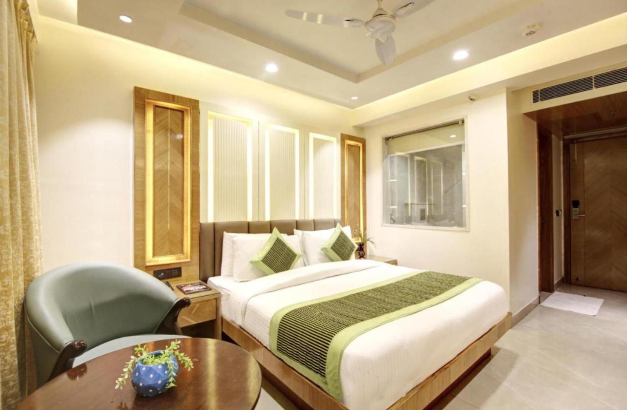 Hotel Platinum With Free Pickup-Delhi Airport New Delhi Bagian luar foto