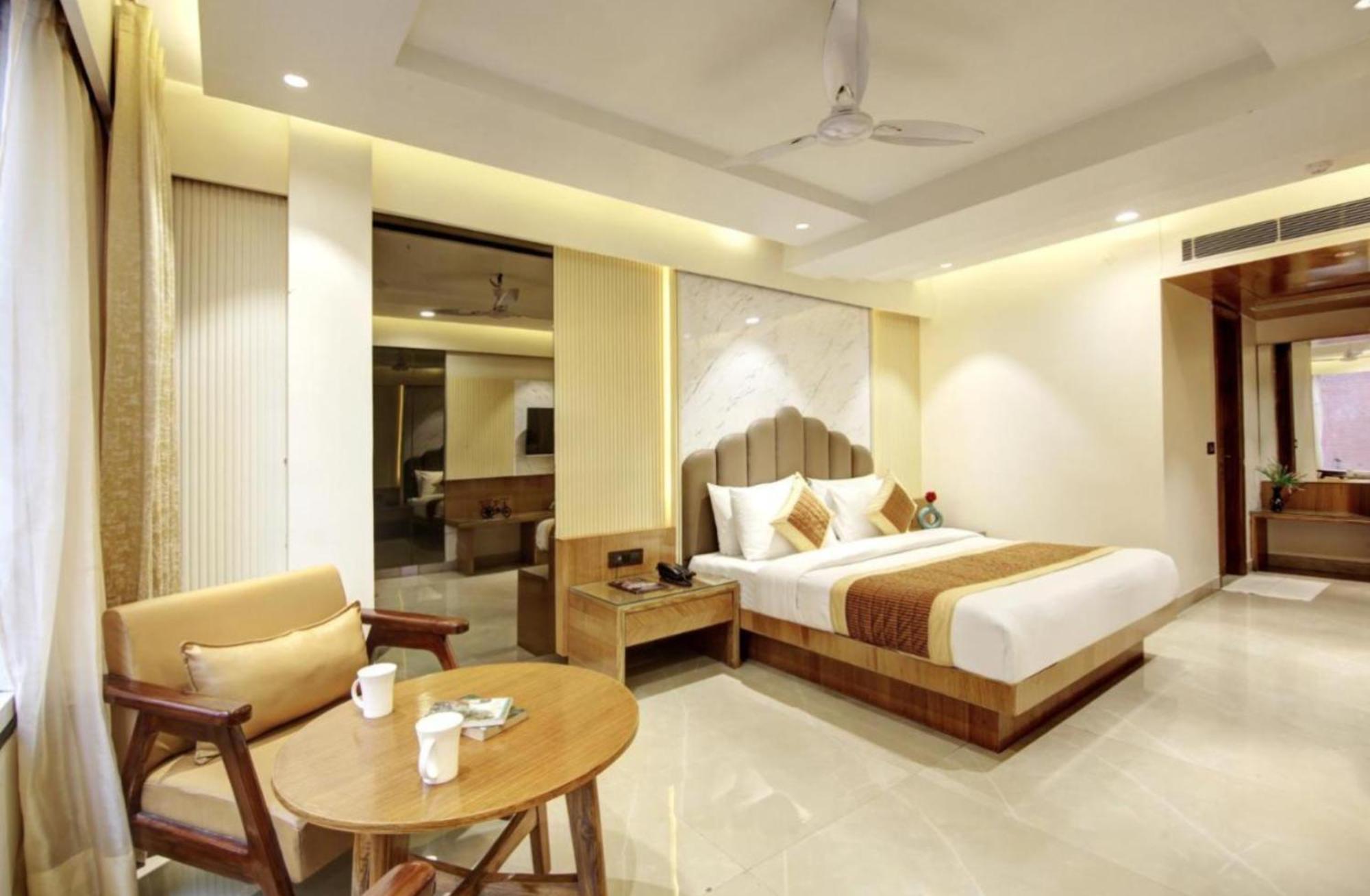 Hotel Platinum With Free Pickup-Delhi Airport New Delhi Bagian luar foto